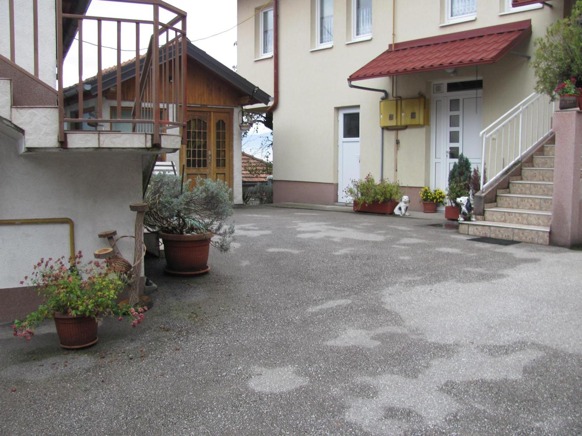 Mondo-free Parking Apartamento Saraievo